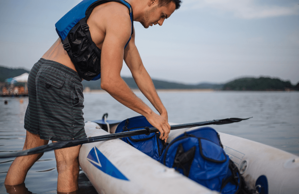 What to Wear for Kayaking According to Season
